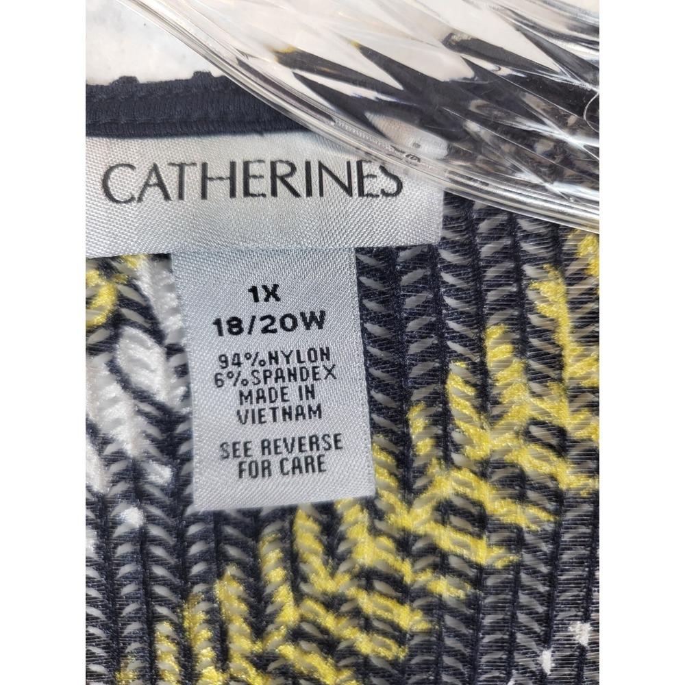 CATHERINES BLUE YELLOW WHITE CROCHET CARDIGAN SWEATER 3/4 SLEEVE SIZE 1X 18/20W - Picture 3 of 5